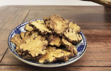 Ligusticum chuanxiong: By improving the scalp environment, Chuanxiong not only helps reduce hair loss but also promotes new hair growth