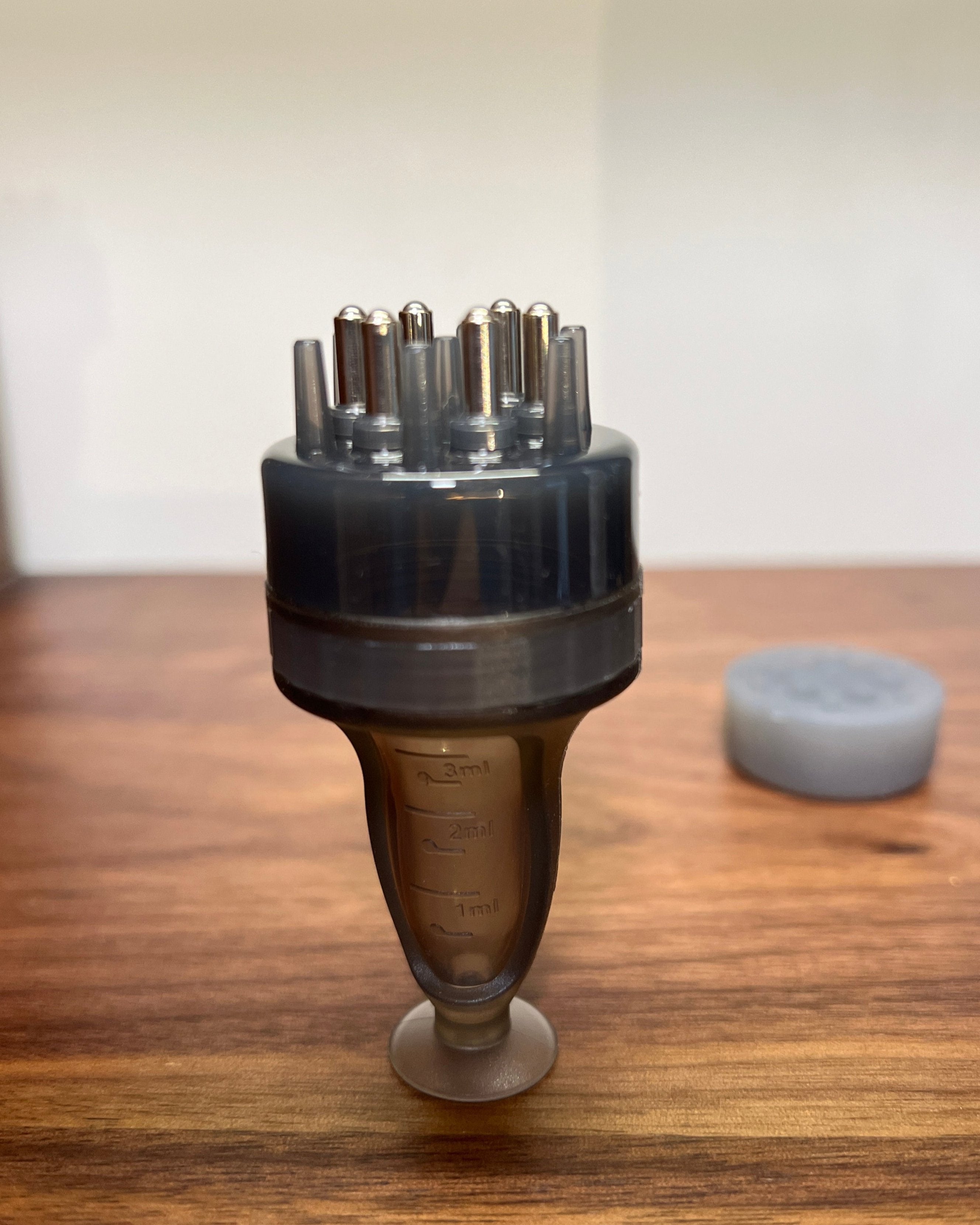 Scalp nutrition liquid tool